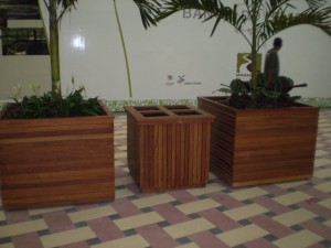 Lixeira ecológica madeira 70cm
