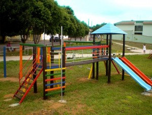 playground de madeira infantil grande