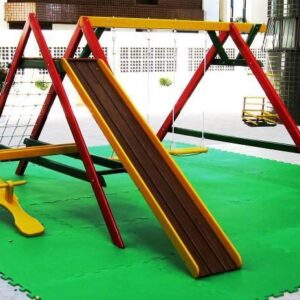 playground de madeira infantil pequeno