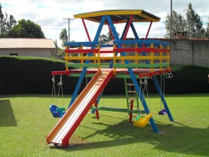playground de madeira infantil medio