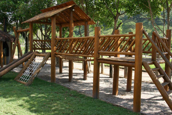 playground de madeira para parque